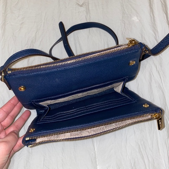 Michael Kors MK Crossbody Purse - Picture 3 of 5